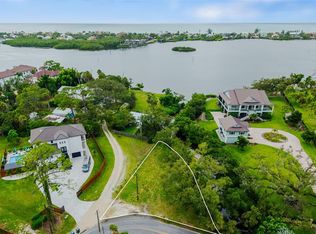 Oak St, Nokomis, FL 34275