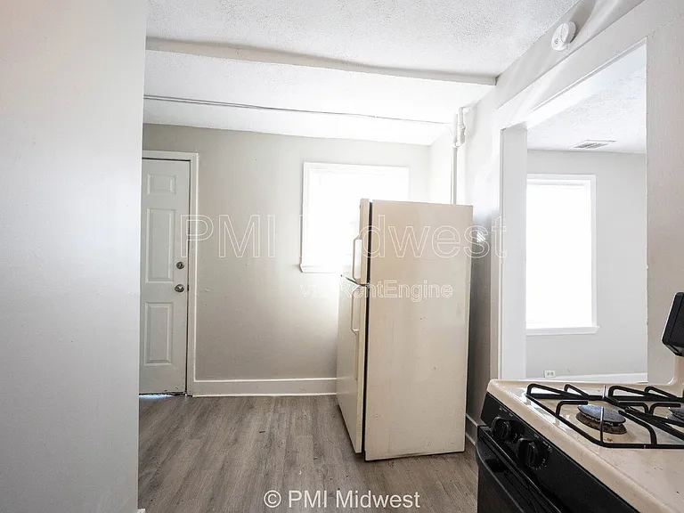 423 Villa Ave — Photo 10
