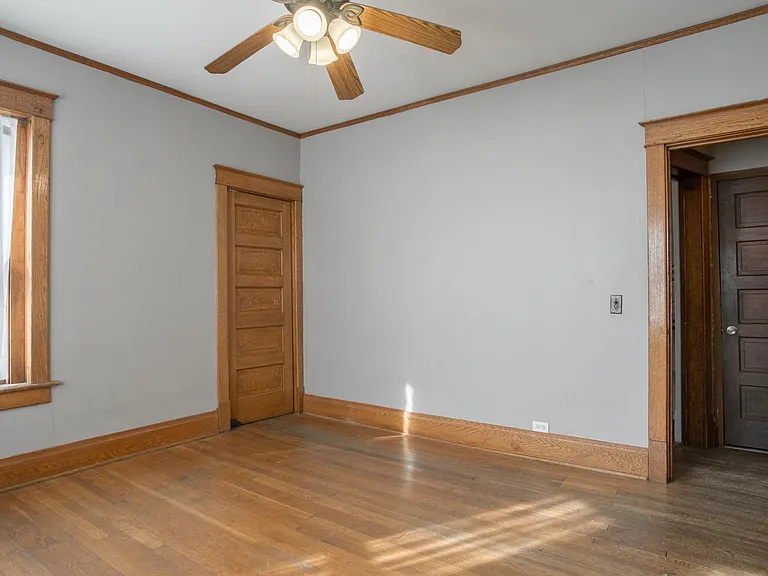 4228 Greenwood Pl — Photo 9