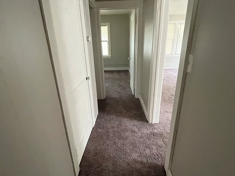 137 Parkdale Ave — Photo 5