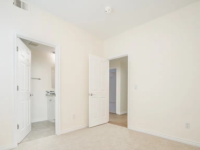 335 N Josephine St #A — Photo 59
