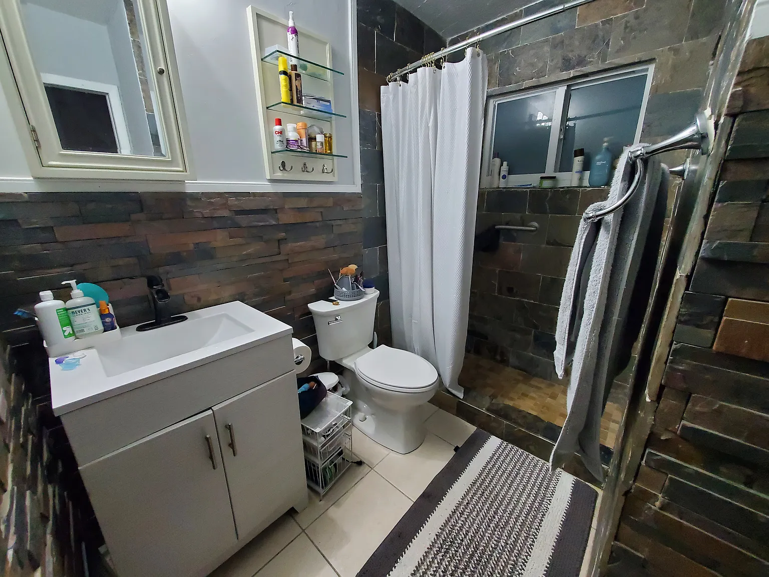 1 bed, 500 sqft, $1,750 — Photo 4