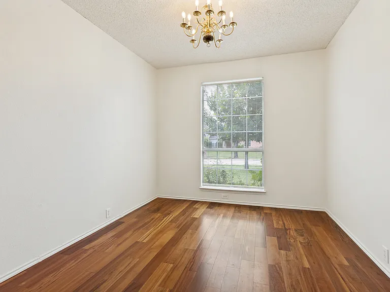 4725 Grant Park Ave — Photo 3