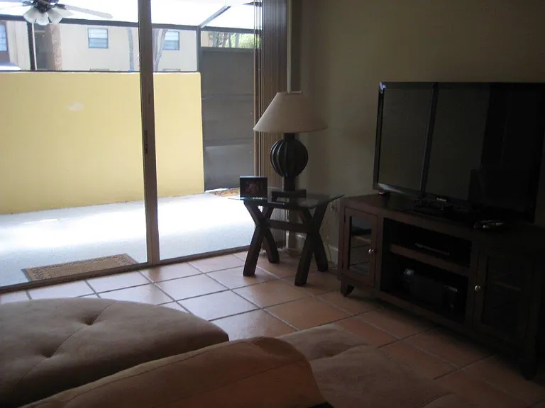 10825 SW 112th Ave — Photo 5