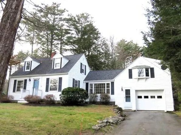 95 Falmouth Road, Falmouth, ME 04105