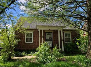 1068 Lindsay Ave, Akron, OH 44306