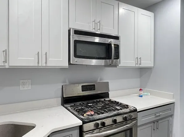 2751 Fish Avenue, Bronx, NY 10469