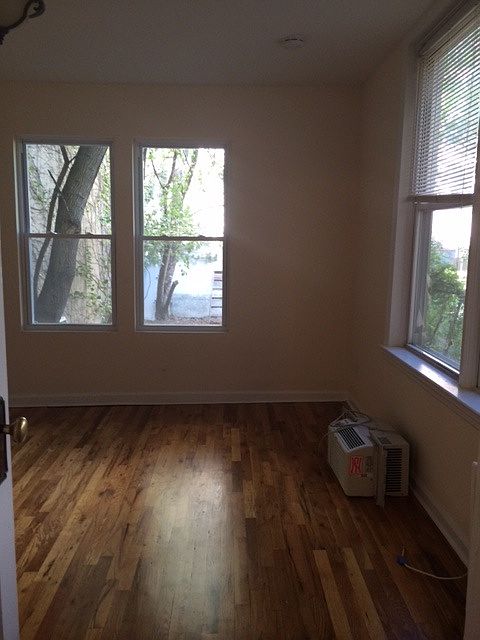 2nd image of 529 Madison St