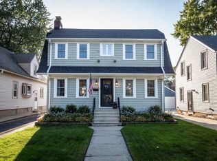 5939 N Kent Ave, Whitefish Bay, WI 53217