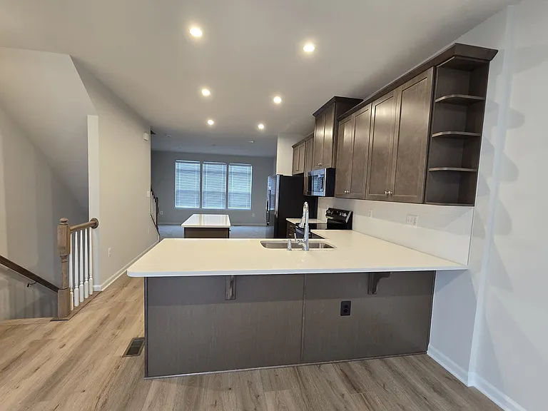 4928 Dunhaven Dr — Photo 14