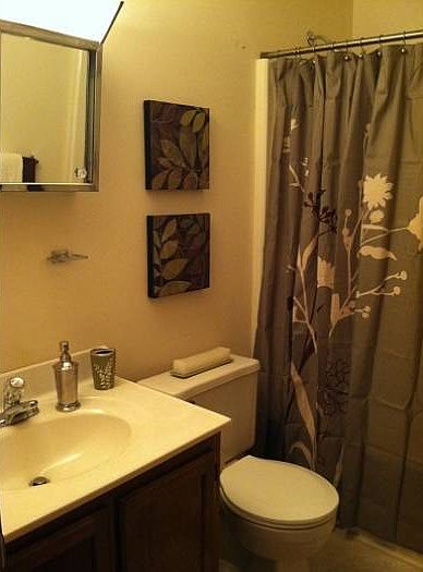 Full bathroom!