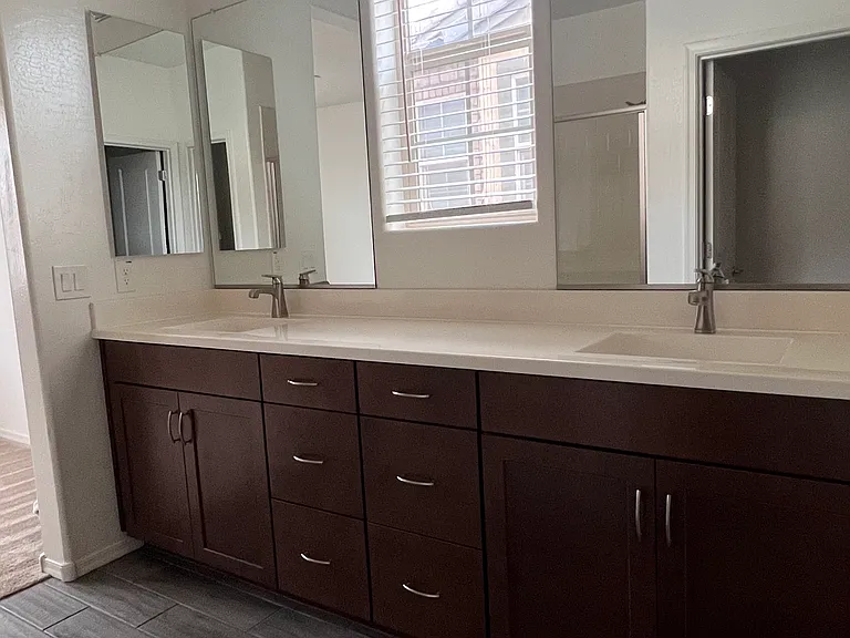 1728 E Dogwood Ln — Photo 11