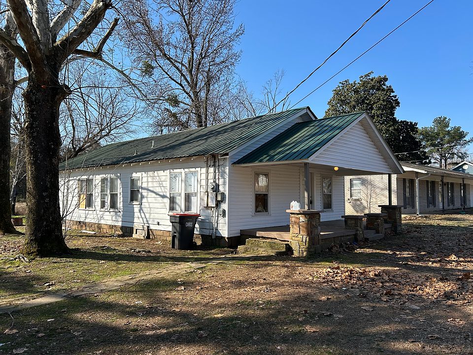1st image of 627 Collum Ln W
