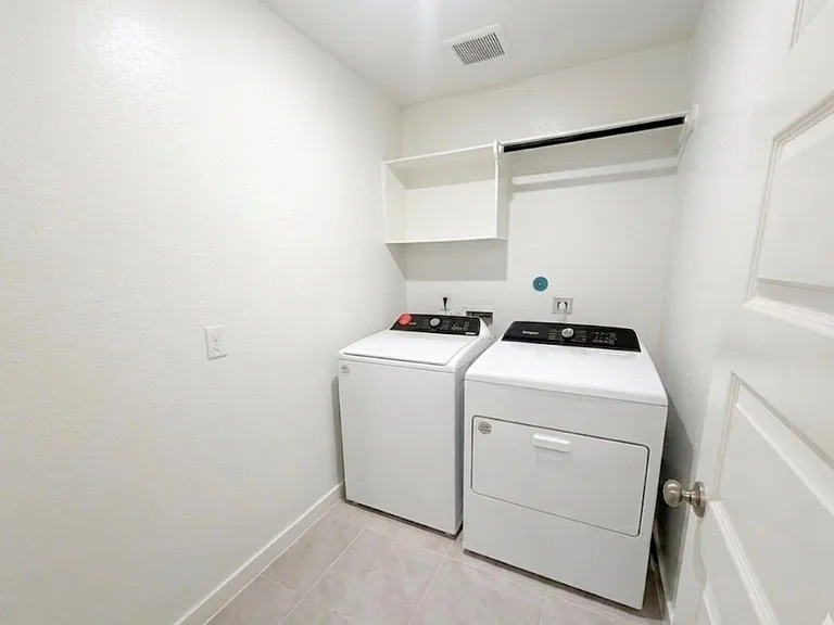 5549 Madden Ln — Photo 6
