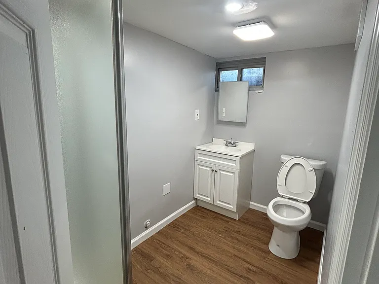 240 Henry St — Photo 13