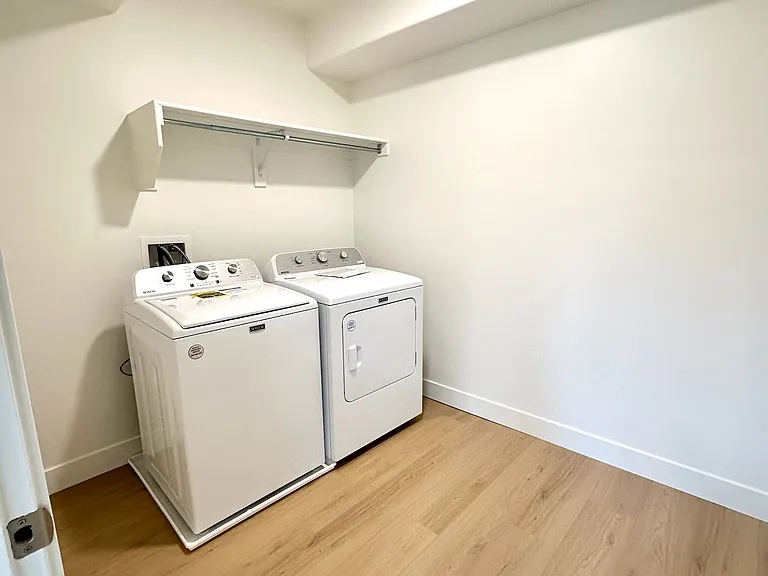 682 Benedict Dr — Photo 6