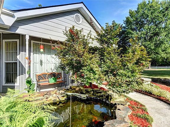2nd image of 3634 Irvin Dr