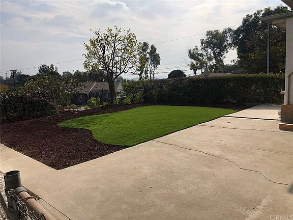 3rd image of 892 S Isabella Ave
