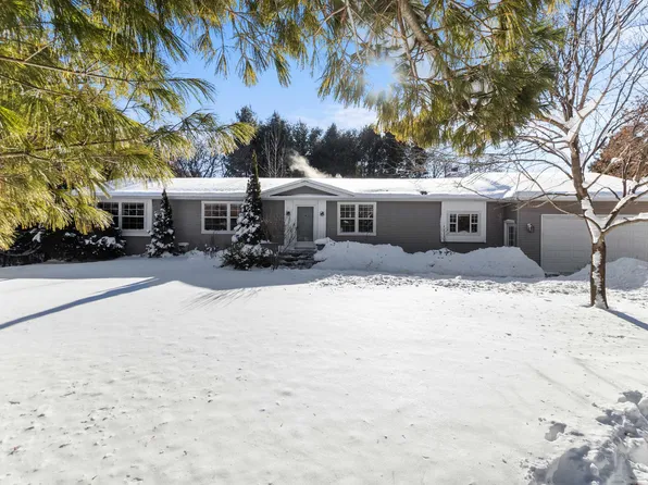 2739 White Pine Rd, Green Bay, WI 54313