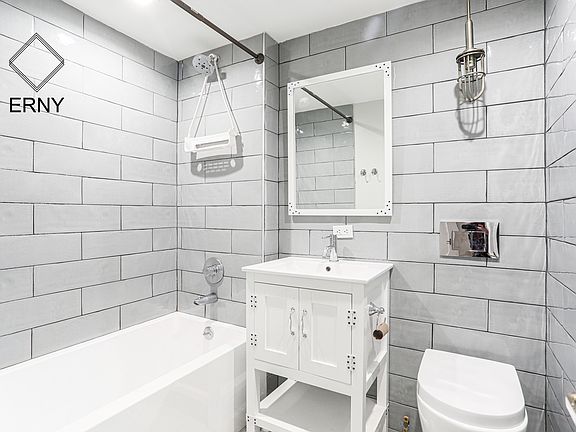 4th image of 471 Putnam Ave APT 1B