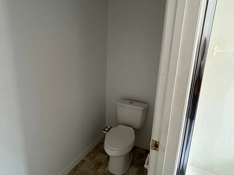 136 Grantham Dr — Photo 14