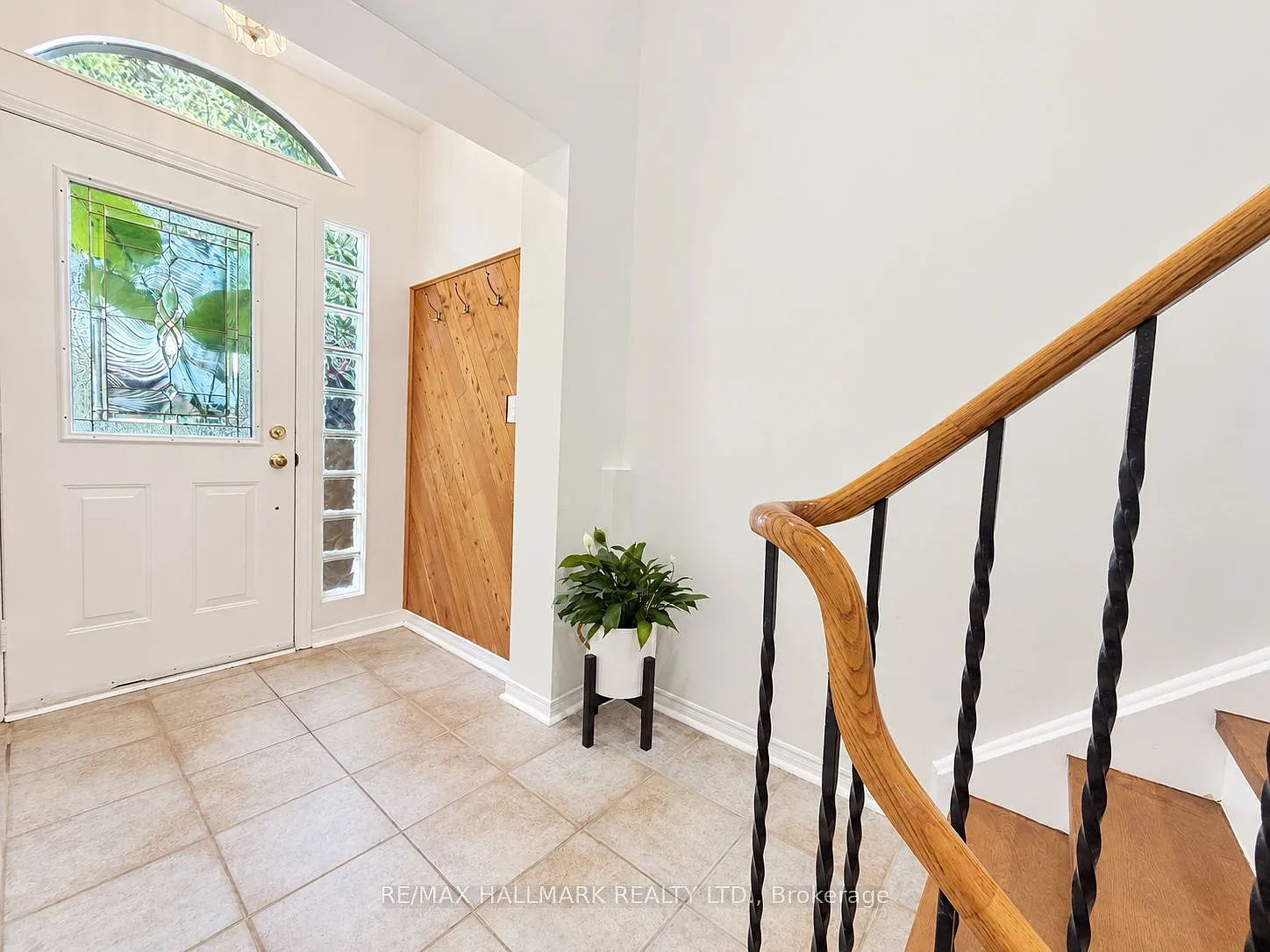 4 bed, $3,280 — Photo 2