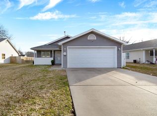 209 E 16th St, Junction City, KS 66441