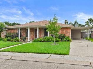 61 Sedgefield Dr, Harahan, LA 70123