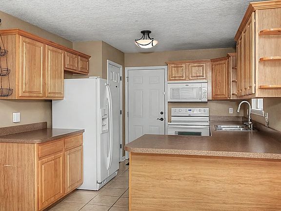 4th image of 4105 Harris St