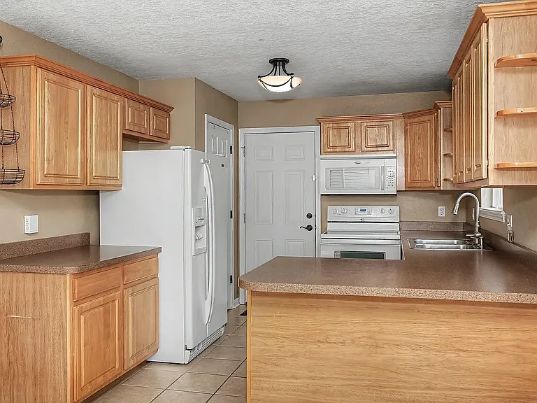 4105 Harris St — Photo 4