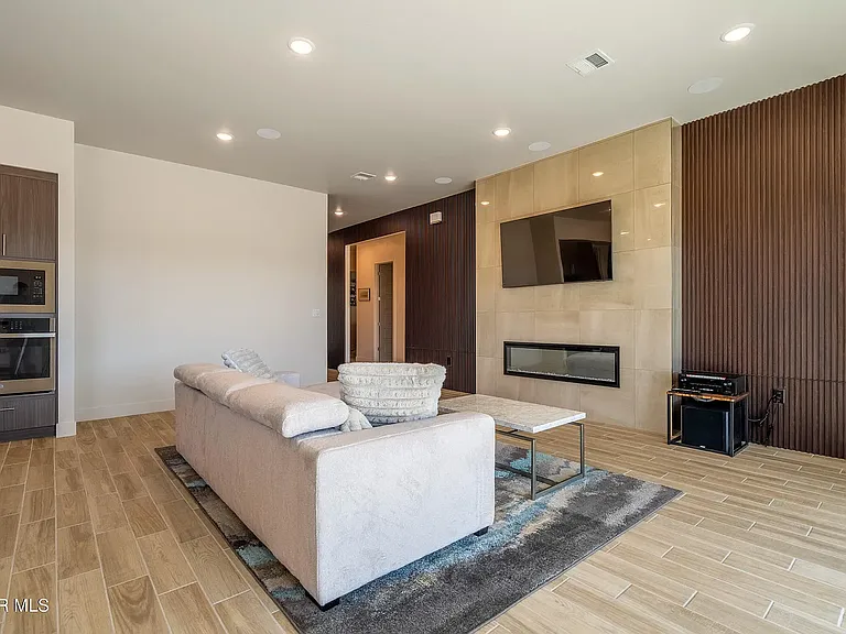 824 Durham Way — Photo 8