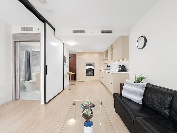 3rd image of 89 Nelson St #2711