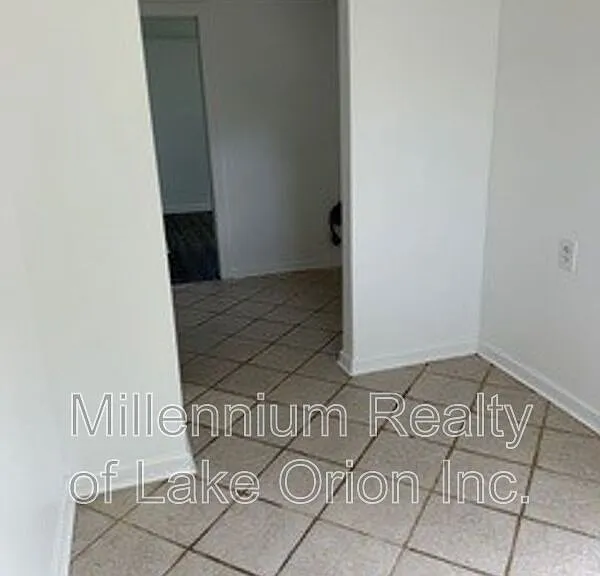 85 E Beverly Ave — Photo 7