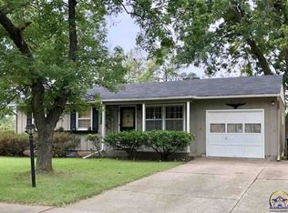 5207 SW 28th St, Topeka, KS 66614