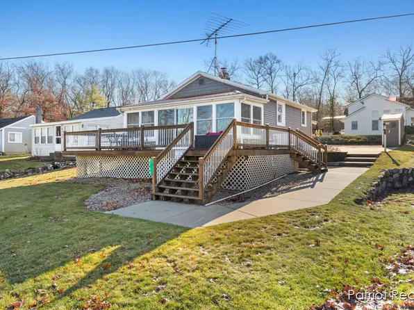 8764 S Spruce Ave, Newaygo, MI 49337