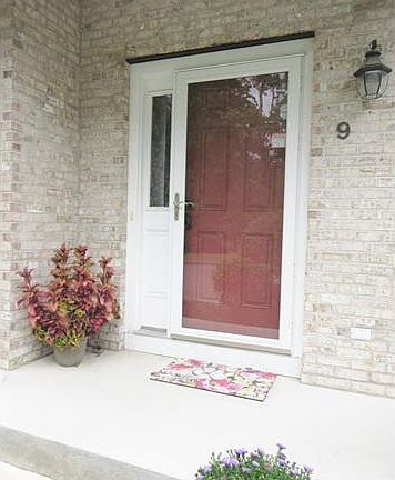 2nd image of 9 Bridlewood Ln