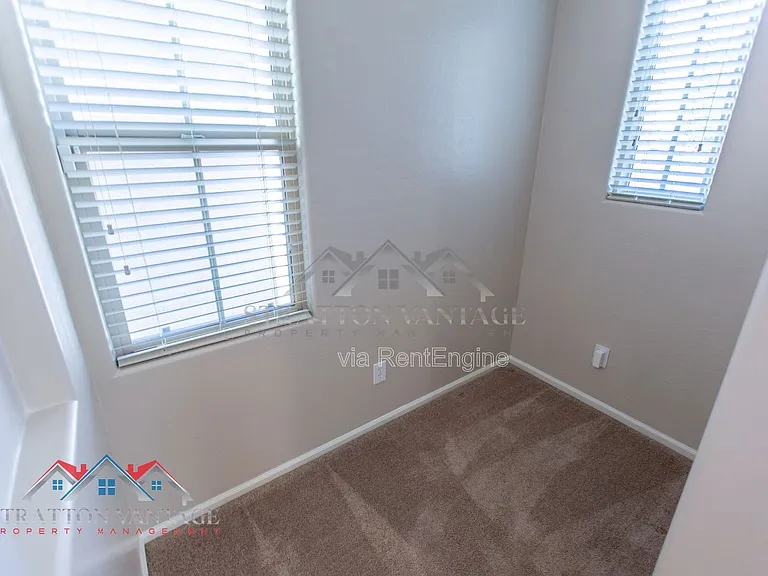 2218 N 77th Dr — Photo 21