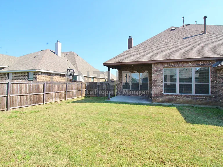 505 Clemson Ln — Photo 35