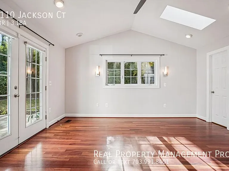 1110 Jackson Ct — Photo 12