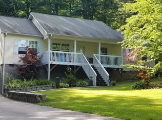 115 Sugar Mill Woods Dr, Zirconia, NC 28790