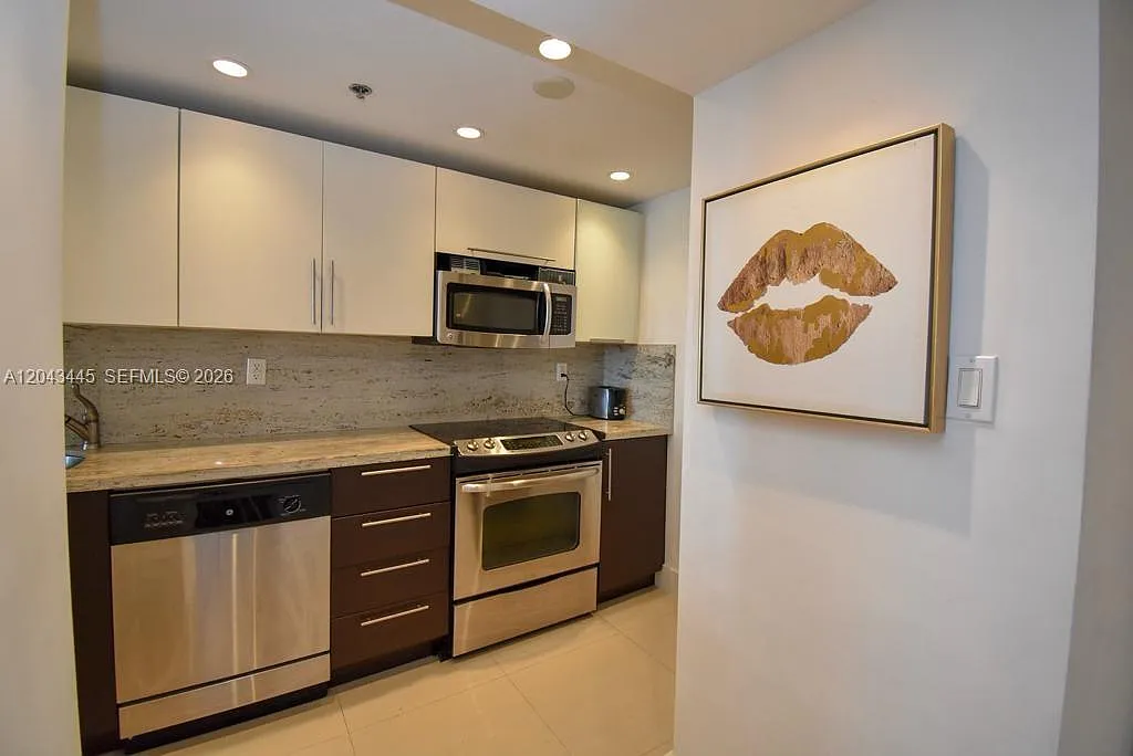 The Decoplage Condo — Photo 4