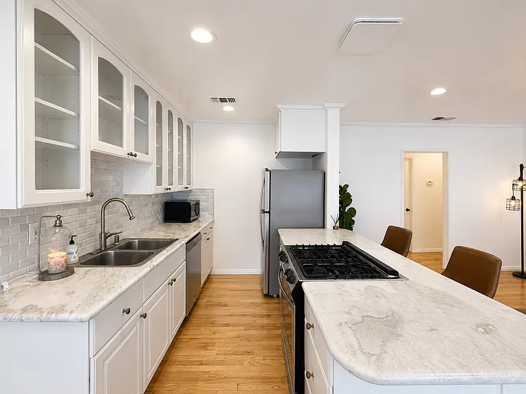 834 Lincoln Blvd #206 — Photo 5