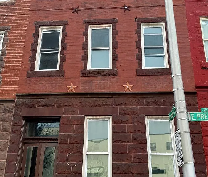 209 E Preston St — Photo 1