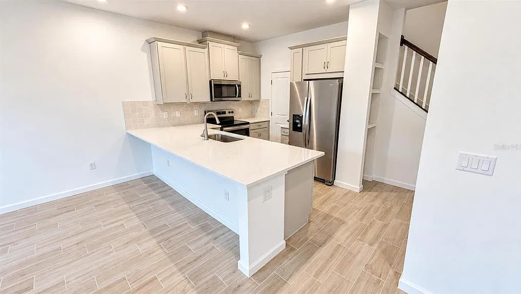 3 bed, 2.5 bath, 1476 sqft, $2,600 — Photo 3