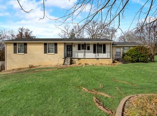 2218 Robin Dr, Clarksville, TN 37042