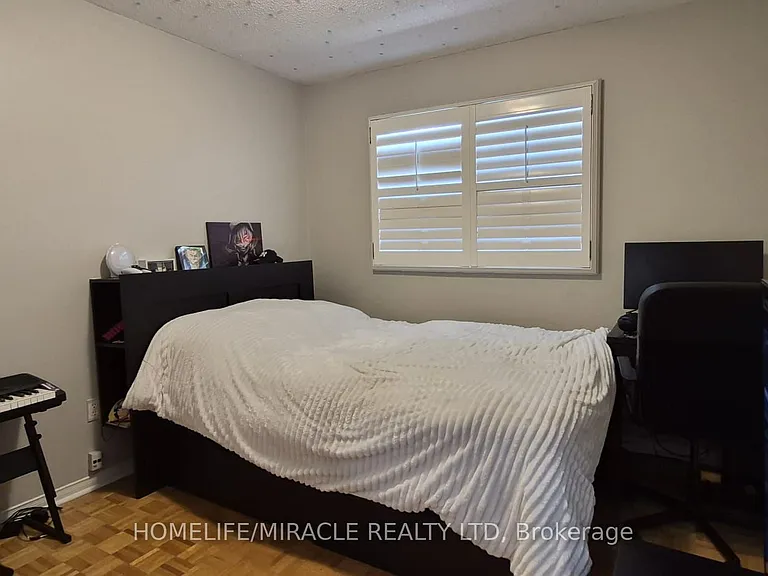 7123 Spyglass Cres — Photo 37