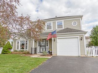 11 Washington Ave, Streamwood, IL