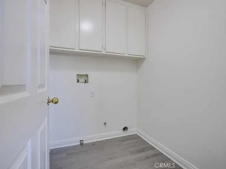 321 Riley Ct — Photo 40