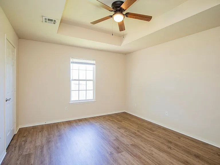 610 Maplewood Dr — Photo 14