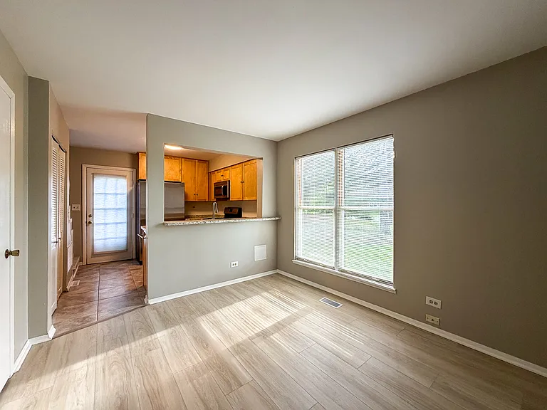2615 Oakshire Ct — Photo 3